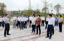 全市重点项目暨产业园区建设现场推进会要求：加力加劲抓好重点项目和园区建设