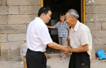 县领导深入静边镇暗访脱贫攻坚工作开展情况