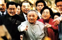 76岁小平登峨眉！四川日报大量独家历史资料图片带你回忆可亲可感的小平