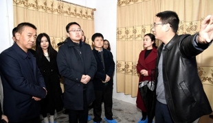 王飞到部分乡镇调研脱贫攻坚和乡村振兴等工作