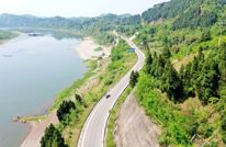 我县49亿元新（改扩）建农村道路3640余公里