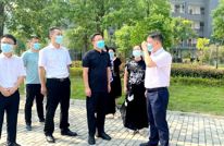 王飞调研学校疫情防控和开学复课准备工作