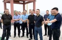 王飞虎调研疫情防控、晚秋生产、水生态保护等工作