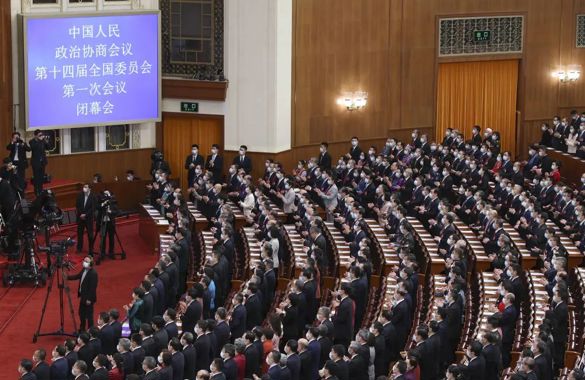 全国政协十四届一次会议闭幕