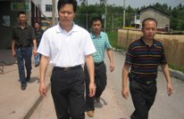 许平深入联系乡镇慰问受灾群众