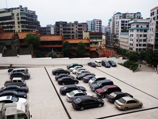 规范有序的停车场
