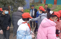 春暖三月学雷锋，涌兴三校在行动