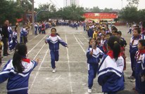 渠江六小举办小学生运动会