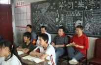 县教育局领导到岩峰二校检查指导工作