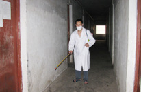 有庆中学：做好消杀保安全