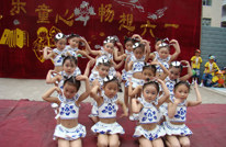 载歌载舞迎 “六一”