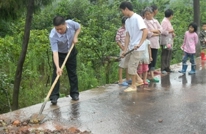 清溪场镇党员干部奋力抗洪过“七一”