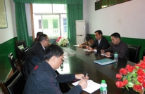 县维稳办副主任蒋春海一行到岩峰镇督导信访维稳工作