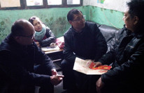 县领导到三汇镇看望慰问困难群众