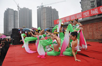 三汇镇首支文化服务队进社区