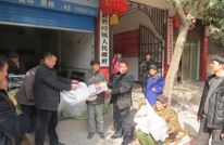 县残联深入岩峰镇开展节前慰问活动