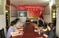 县领导深入渠江镇走访慰问困难群众看望基层干部