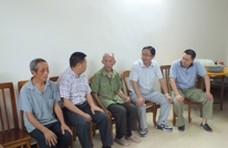 市委常委、市总工会主席陈中华深入岩峰回龙村看望慰问贫困党员