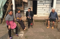 屏西乡领导深入汤家村走访慰问贫困户