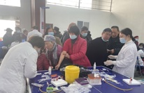 天星街道：服务居民送健康 免费体检进小区