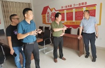 唐定智到白花村调研指导“议事堂”工作