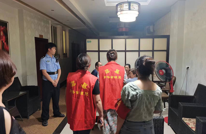 岩峰网格联合派出所夜查麻将馆