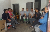 排难鼓劲促重建