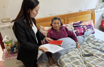 天星街道：送书送学上门暖人心 党纪学习教育全覆盖