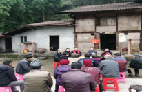 修好通组路     畅通连心路