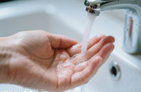 这种东西尽量少吃，小心一口就中招！夏天很多人都爱吃