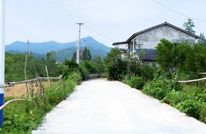 三板镇：亮化工程暖民心“点亮”群众出行路