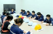 聚焦两会 |【委员风采】吴贤红：让乡亲们在“家门口”捧上“金饭碗”