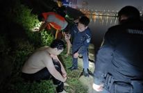 渠县救援队员姜毅轩深夜跳江勇救落水者