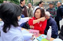 渠县：健康义诊进家门 暖心服务“零距离”